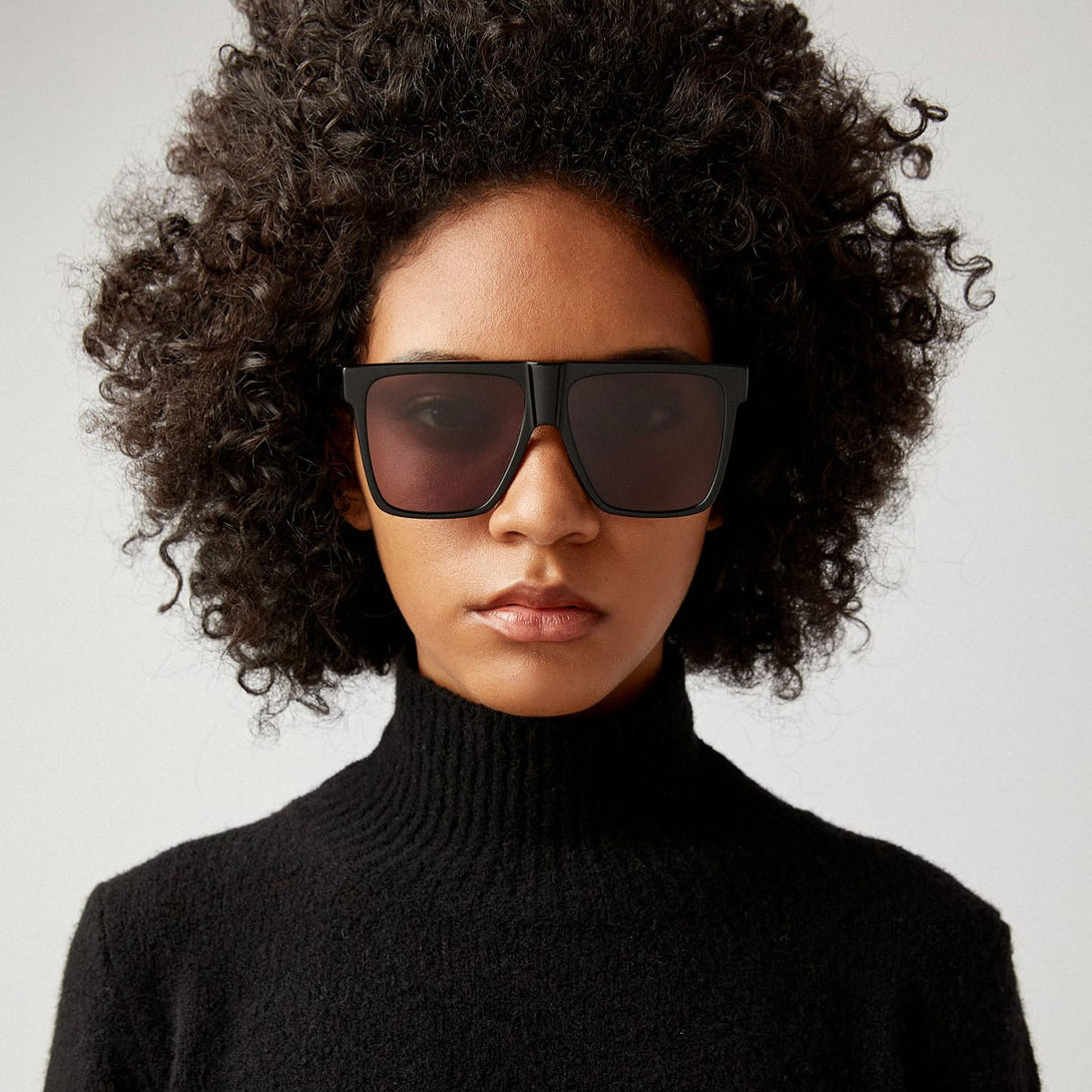 modelo femenina con gafas KALEOS KA WINSLOW frontal